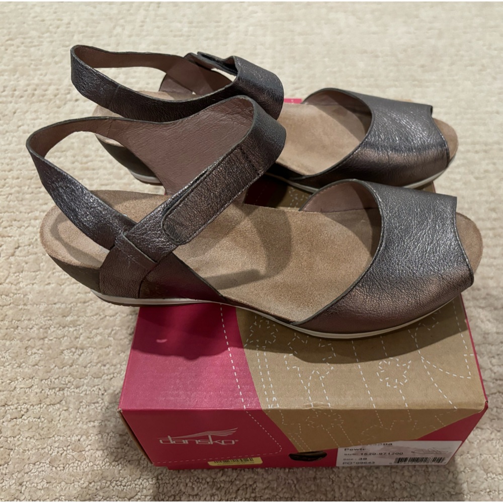 EUC Dansko Vera Nappa pewter size 38 shoes